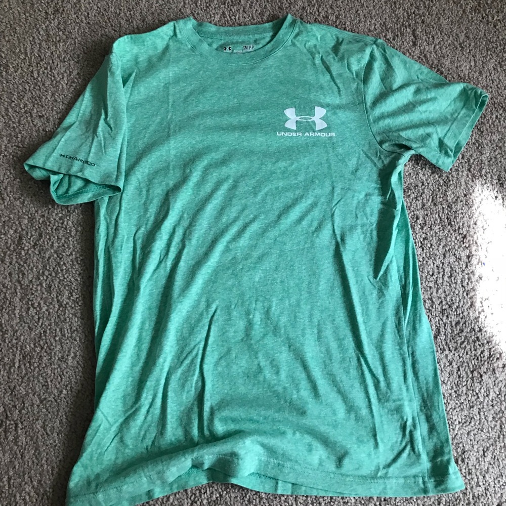 Under Armour charged tee small loose